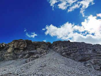 Scenic view of mountains against sky- edge of piz boèz