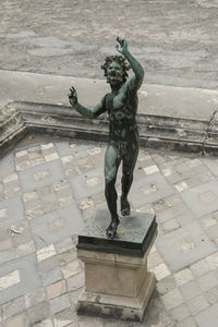 Statue of woman