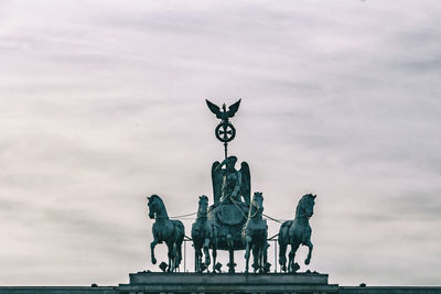 Statue against sky