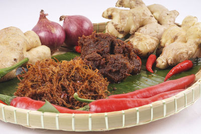 Close-up of fresh vegetables in plate