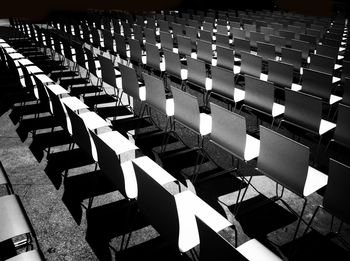 Row of objects in row