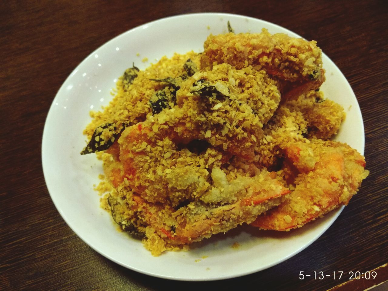 HIGH ANGLE VIEW OF FOOD ON TABLE