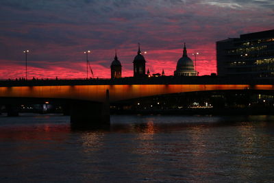 Sunset landscape of city river thames with st paul's tower of london on southbank beautiful skyline 