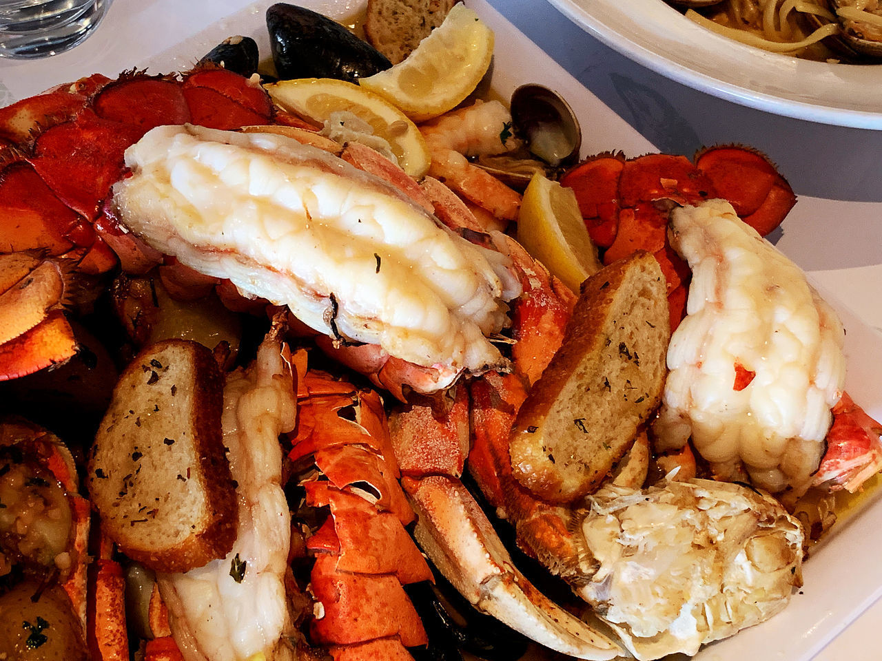 HIGH ANGLE VIEW OF FOOD SERVED ON PLATE