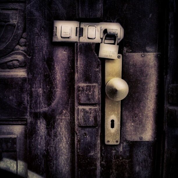 metal, close-up, indoors, old, door, security, protection, old-fashioned, safety, metallic, lock, wood - material, closed, technology, connection, no people, rusty, full frame, handle, equipment