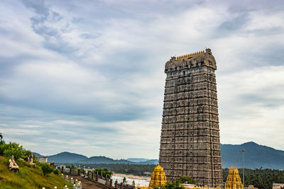 Murdeshwar temple rajagopuram entrance with flat sky