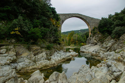 13th century bridge, beautiful bridge in the middle of nature in catalonia