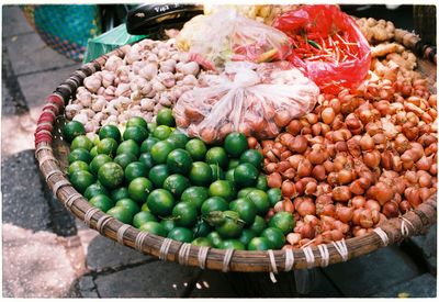 Vietnamese spices vendor