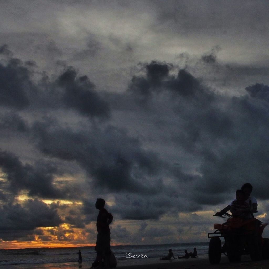 sky, cloud - sky, silhouette, sunset, cloudy, water, men, sea, lifestyles, standing, leisure activity, tranquility, weather, scenics, beauty in nature, horizon over water, nature, dusk