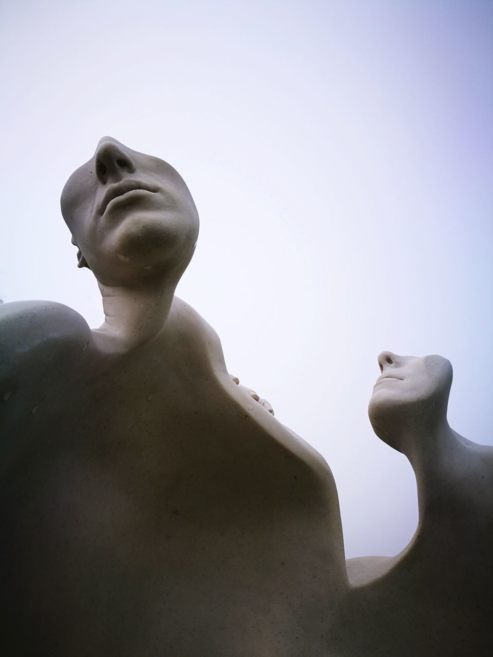 LOW ANGLE VIEW OF STATUE AGAINST SKY