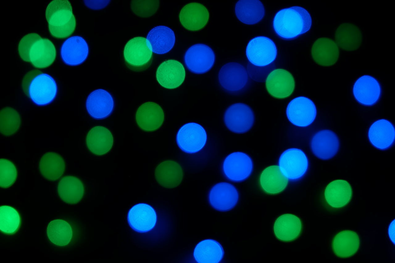 DEFOCUSED IMAGE OF LIGHTS