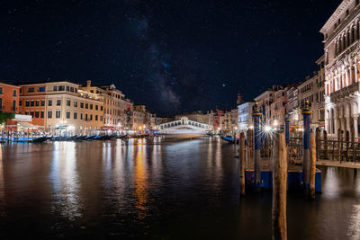 Beautiful view of grand canal and rialto bridge in venice, italy at night