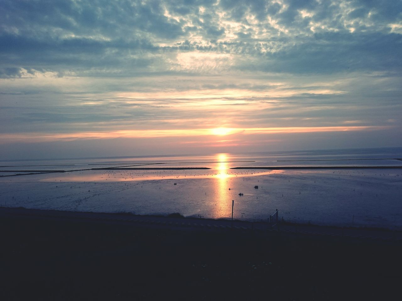 sea, beach, horizon over water, water, sunset, scenics, shore, sky, tranquil scene, tranquility, beauty in nature, reflection, sun, cloud - sky, sand, idyllic, nature, cloud, sunlight, wave