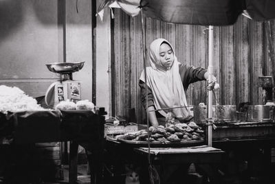 Activities at the traditional market at night