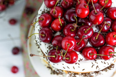 Close-up of cherries in bowl