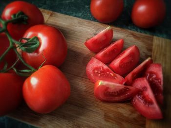 Close-up of chopped tomatoes on cutting board
