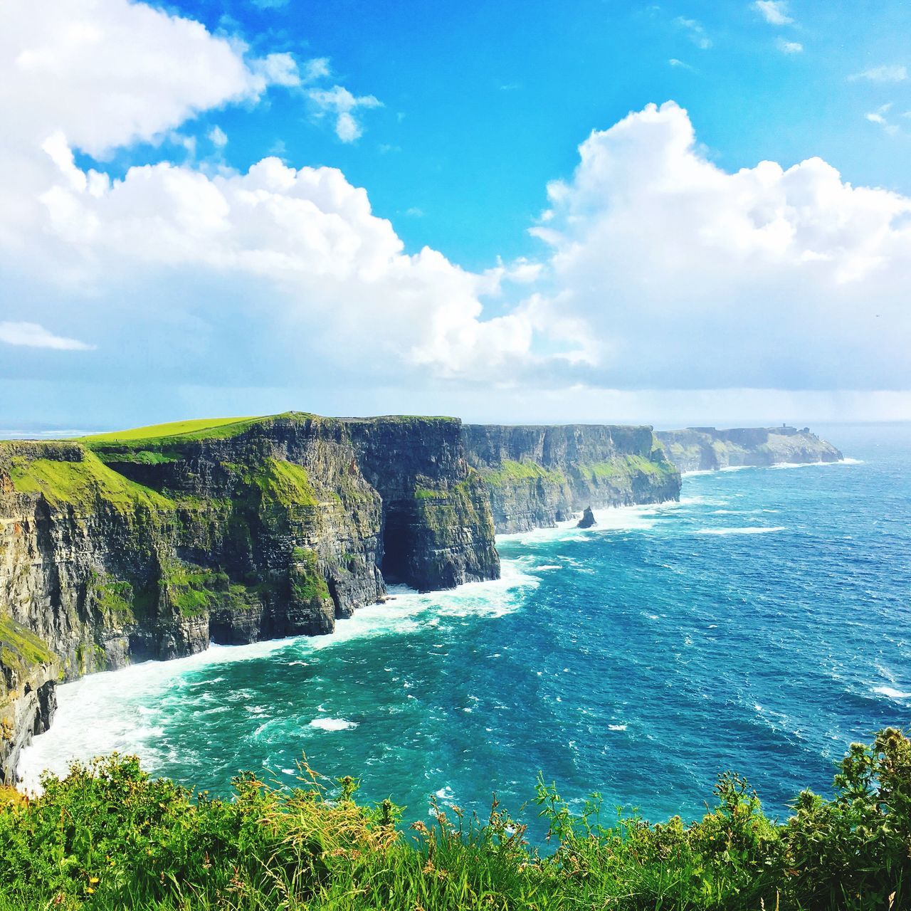 SCENIC VIEW OF CALM SEA AGAINST SKY