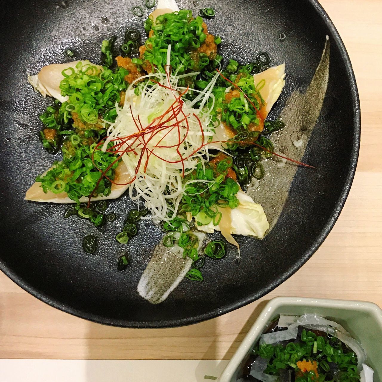 HIGH ANGLE VIEW OF VEGETABLES IN BOWL