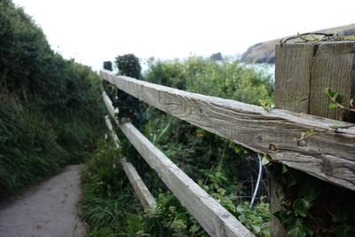 Footbridge against sky