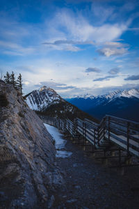 The last light of the day illuminates sulphur mountain and the other mountains in the background.