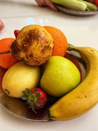 Different fruits on the table.