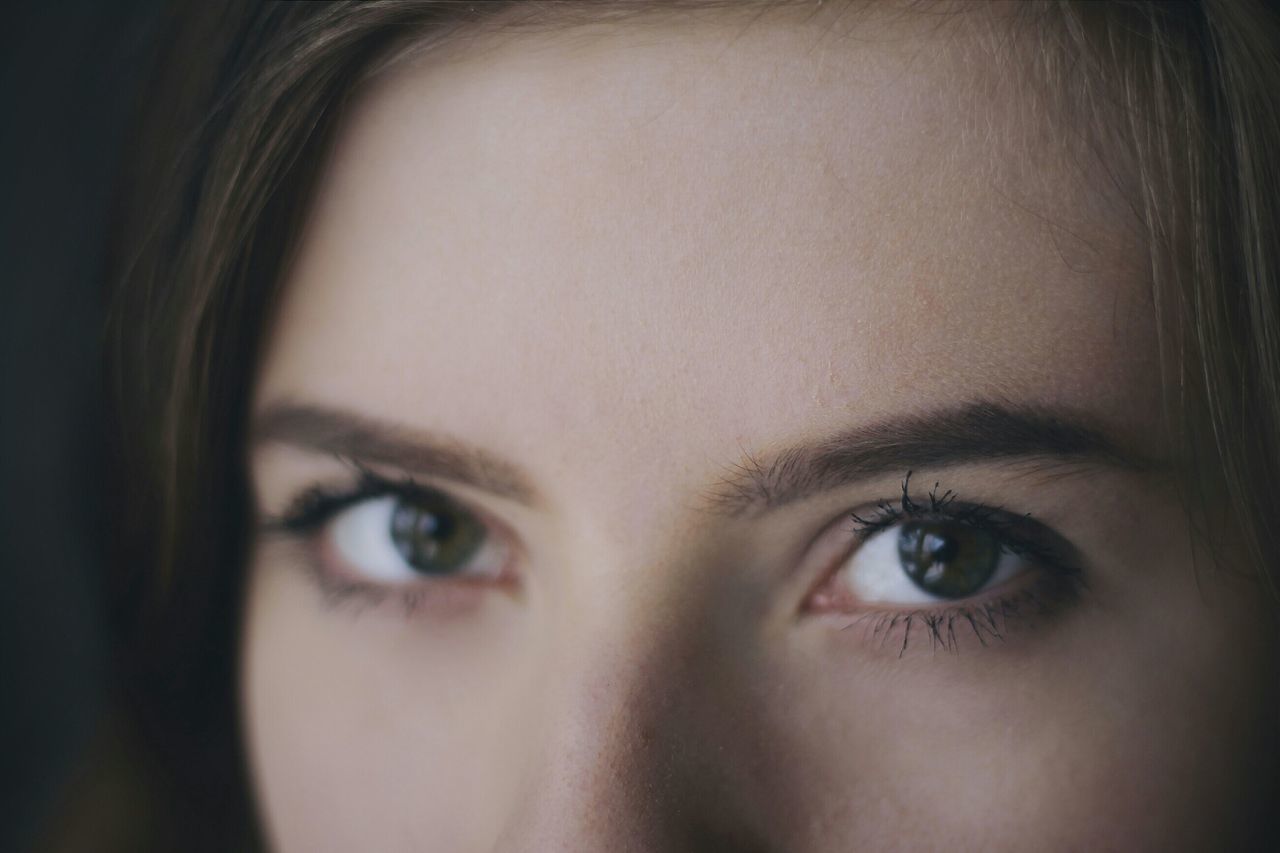 headshot, young women, young adult, close-up, human face, lifestyles, indoors, person, looking at camera, portrait, front view, leisure activity, human eye, beauty, human skin