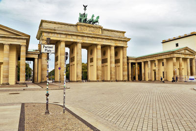 Pariser platz and brandenburg gate, berlin, germany