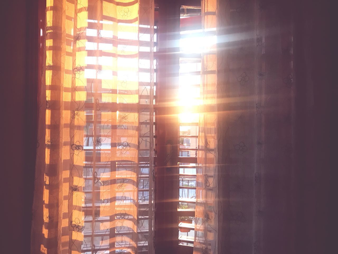window, curtain, sun, sunbeam, sunlight, drapes, lens flare, sunset, indoors, no people, architecture, built structure, day, sky
