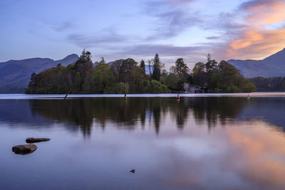 View acroos derwentwater to derwent island in the lake district, uk