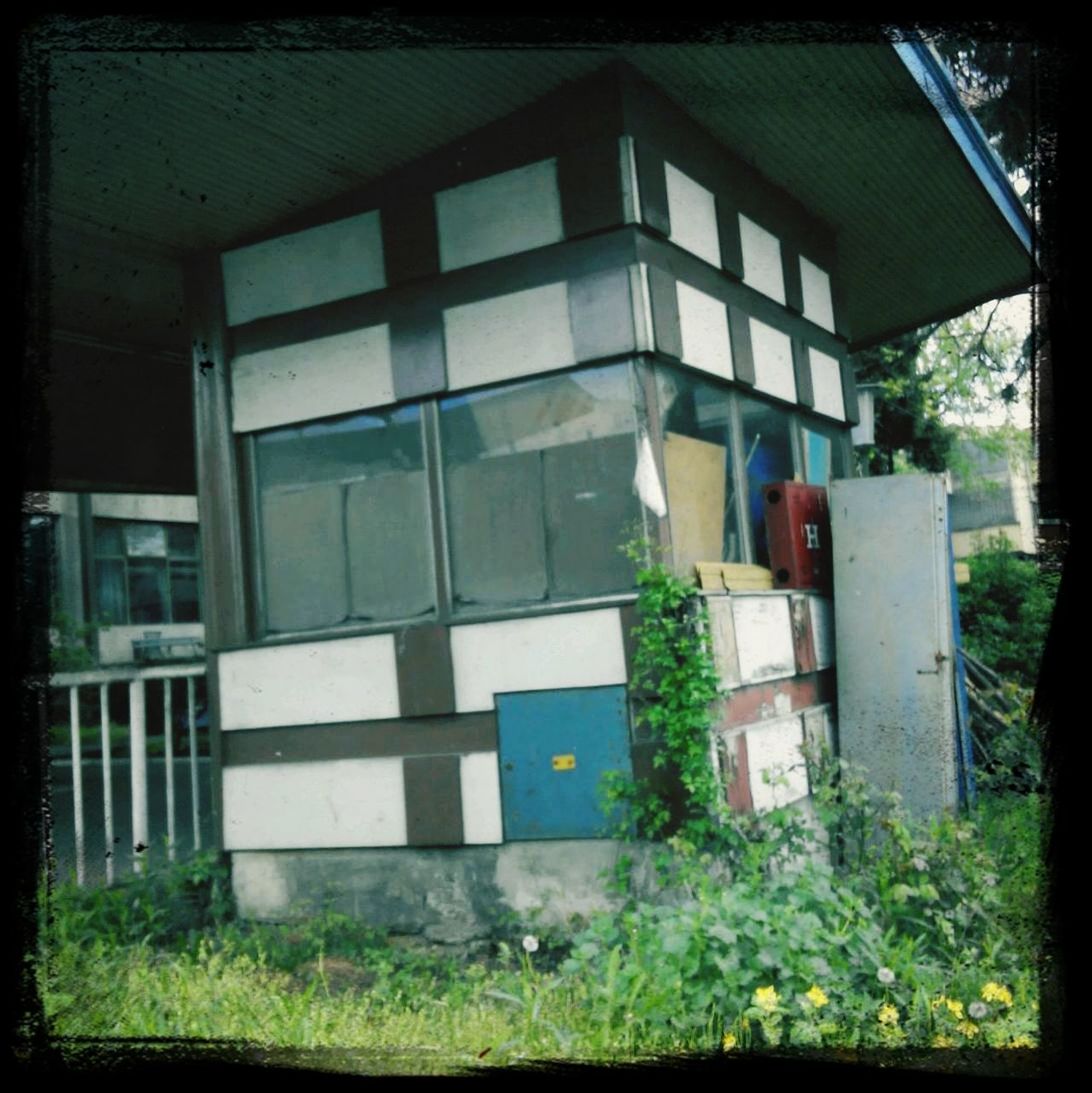 architecture, building exterior, built structure, house, window, residential structure, residential building, grass, transfer print, plant, building, auto post production filter, exterior, day, growth, no people, outdoors, abandoned, sunlight, tree