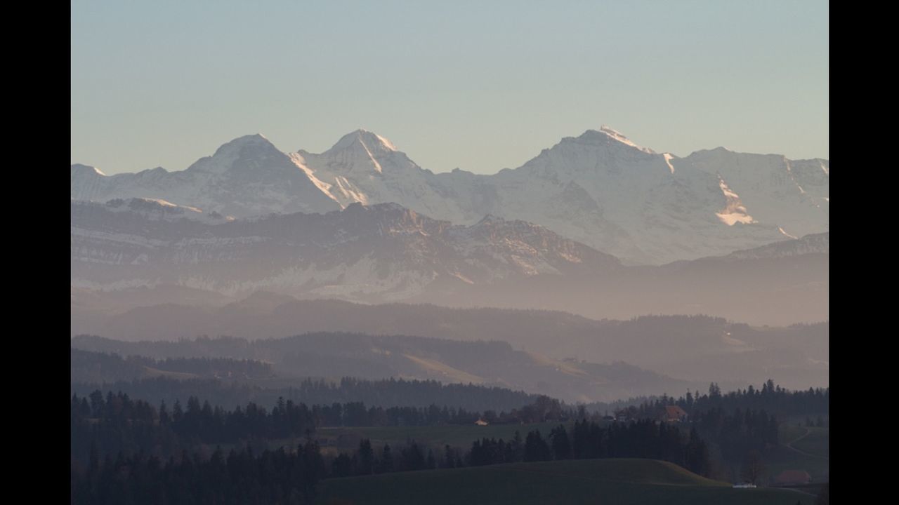 mountain, mountain range, tranquil scene, tranquility, scenics, landscape, beauty in nature, nature, tree, non-urban scene, clear sky, idyllic, sky, remote, countryside, non urban scene, copy space, majestic, no people