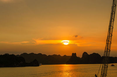 Sunset at ha long bay - vietnam