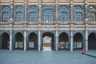 Courtyard of ulu cami or grand mosque. diyarbakir, turkey - june 2021