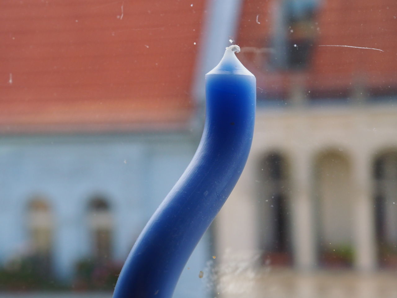 focus on foreground, water, no people, close-up, blue, day, nature, outdoors, drop, motion, window, built structure, transparent, metal, architecture, selective focus, plastic, wet