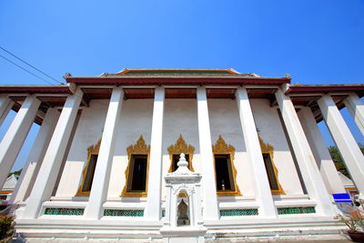 Side window of the church wat thepthidaram worawihan bangkok, thailand