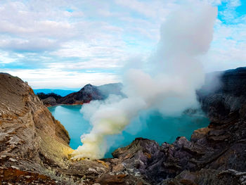 Smoke emitting from volcanic mountain.. amazing... 