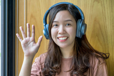 Portrait of a smiling young woman