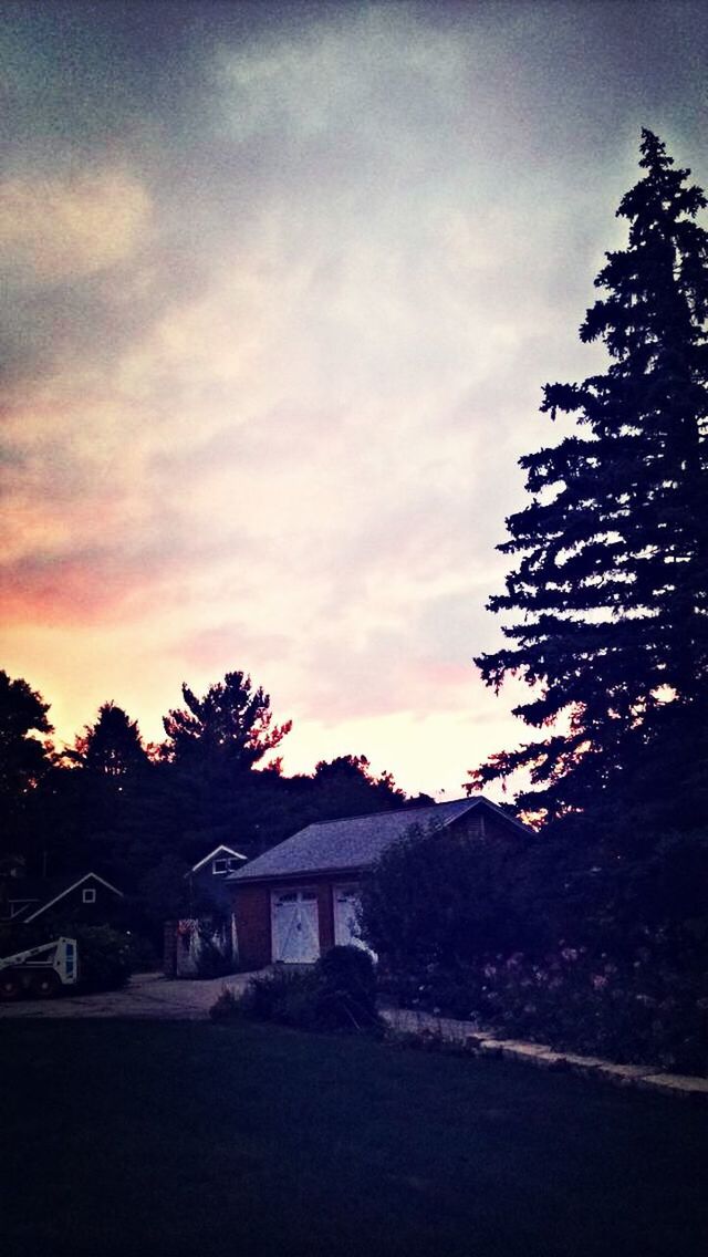 architecture, building exterior, sunset, built structure, sky, tree, house, cloud - sky, silhouette, orange color, cloud, dusk, residential structure, nature, beauty in nature, cloudy, growth, residential building, outdoors, scenics