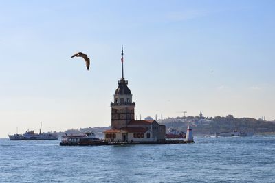 Maiden's tower in istanbul. kiz kulesi. leuchtturm in istanbul. turkey.