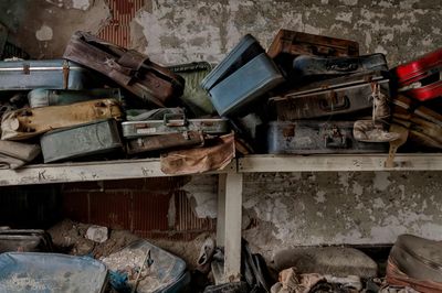 Abandoned objects on shelf