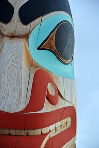 Totem pole against sky