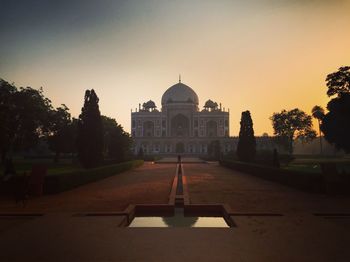 Humayuns tomb against clear sky at sunset