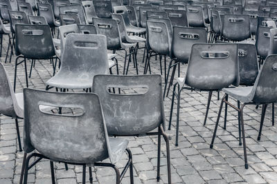 Empty seats on table