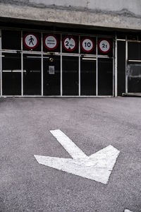 Traffic sign with an arrow in a street