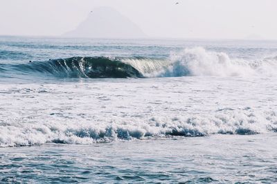 Waves splashing in sea