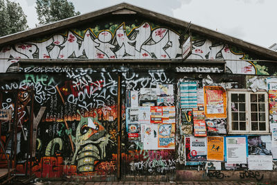 Graffiti on wall of building