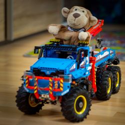Toy car