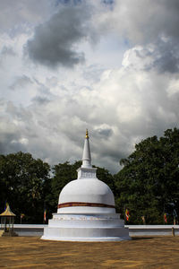 Statue against sky