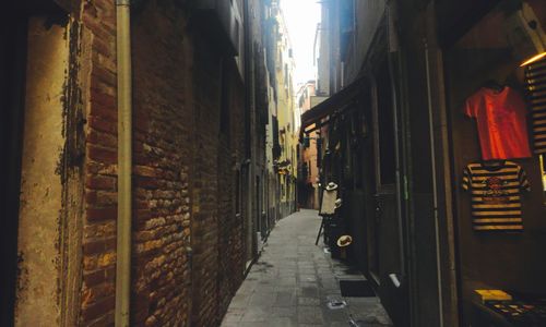 Narrow alley in city