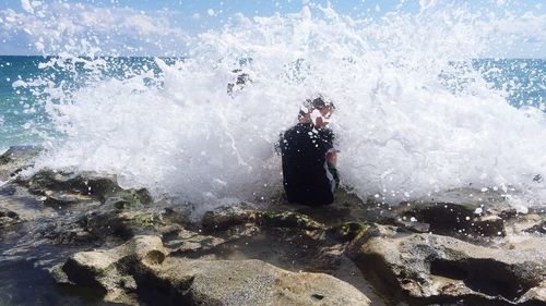 Waves splashing in sea